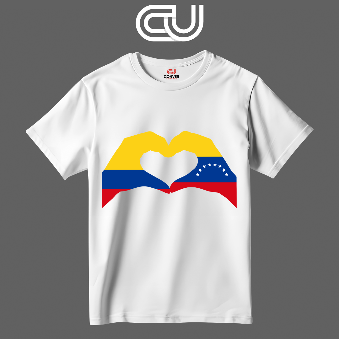 Mano en el Corazon T-Shirt